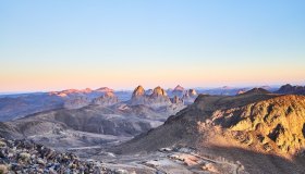 Le colonne che sorreggono il cielo in mezzo al deserto
