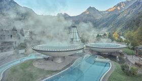 Immersa tra le Alpi c’è una delle spa più belle d’Europa