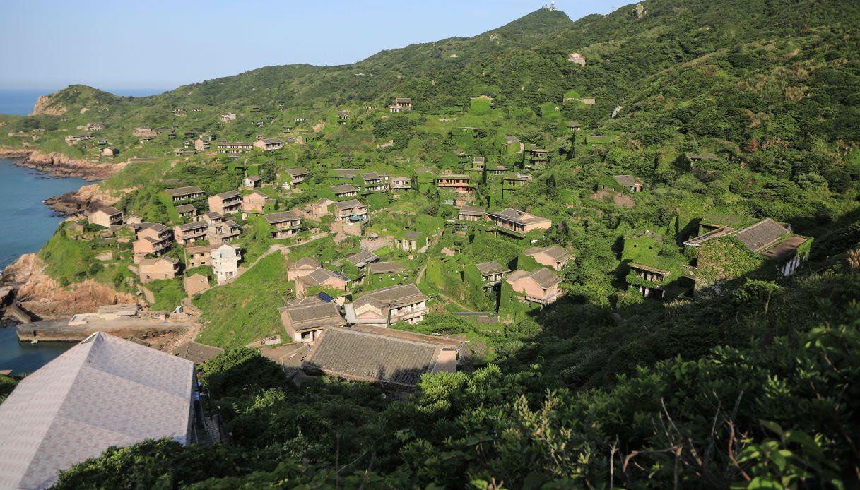 Houtouwan, il villaggio inghiottito dalla natura