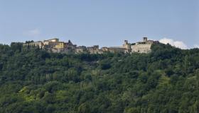 Montone, il borgo a forma di ellisse