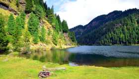 Lago Lagorai, immerso nella natura selvaggia