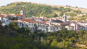 Il borgo in cui sorge il “palazzo dei fantasmi”