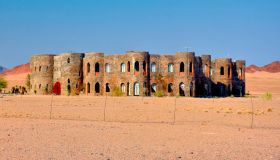 Un miraggio nel deserto: dormire tra le dune più alte del mondo