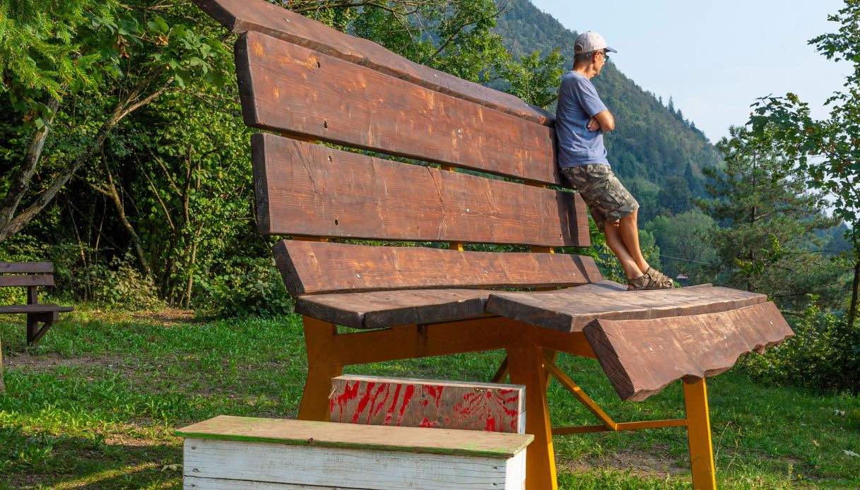 Panchina gigante sul Percorso Libropedonale di Songavazzo