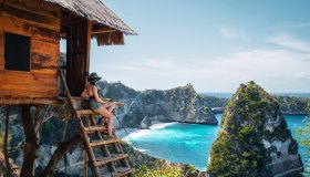 Riconosci questa casa sull’albero? È la star del web e puoi affittarla