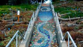 La scalinata più bella del mondo è sotto incantesimo: di notte si trasforma