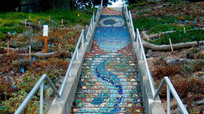 La scalinata più bella del mondo è sotto incantesimo: di notte si trasforma