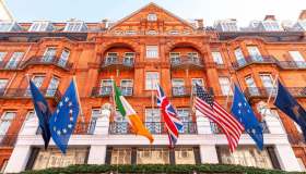 Suite di lusso e dettagli ricercati: gli hotel preferiti dalla Royal Family