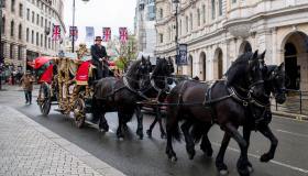 Come in una fiaba: Londra a bordo di una carrozza dorata