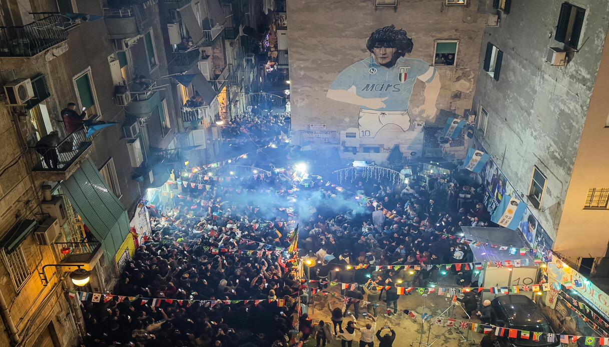È Napoli-mania: boom di turisti nel Capoluogo campano, i luoghi del calcio