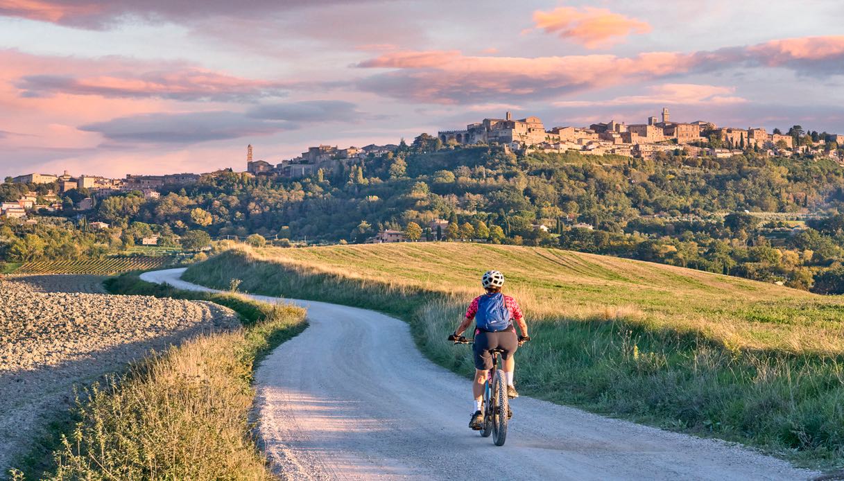 Chianti in bicicletta, tra vigneti, castelli e borghi incantevoli