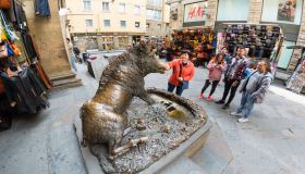 La Fontana del Porcellino, con il naso che porta fortuna