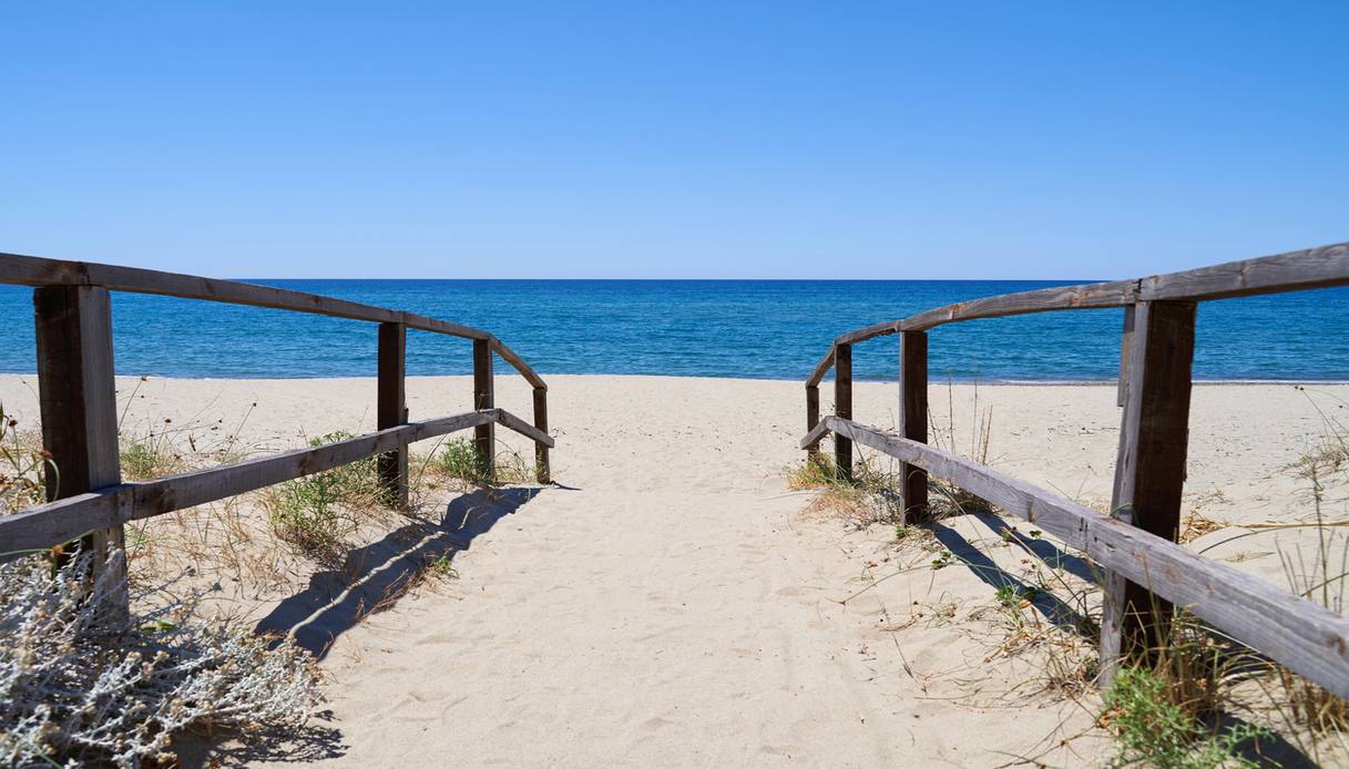 Spiaggia di Ascea e mare