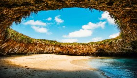 La playa segreta, e nascosta in un cratere, che ti farà innamorare