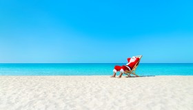 Babbo Natale sta trascorrendo le vacanze estive in questo paradiso terrestre