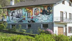 Legro, il paese dipinto sulle sponde di un lago italiano