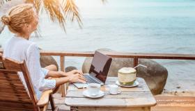 Caro vacanze, la strategia degli italiani per non rinunciare all’estate