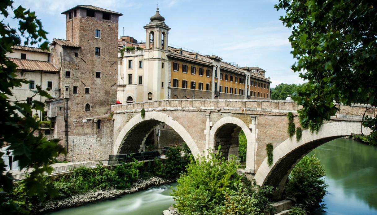 Ponte Fabricio, Isola Tiberina