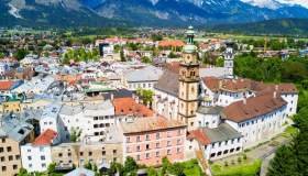 Questa piccola città conserva il centro storico più grande del Paese