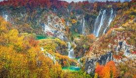 L’autunno tra questi laghi è pura magia