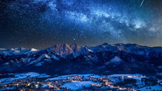 Dicembre, la Luna del Gelo e le stelle cadenti: il cielo dà spettacolo