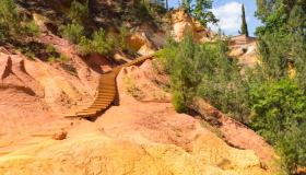 In Francia puoi percorrere un sentiero dai colori dell’oro