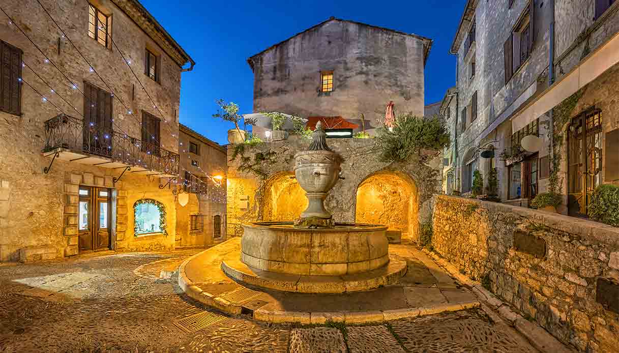 saint-paul-de-vence-fontana-sera
