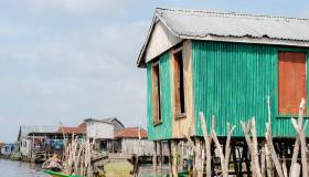 La “Venezia d’Africa” è una città che sorge sulle palafitte