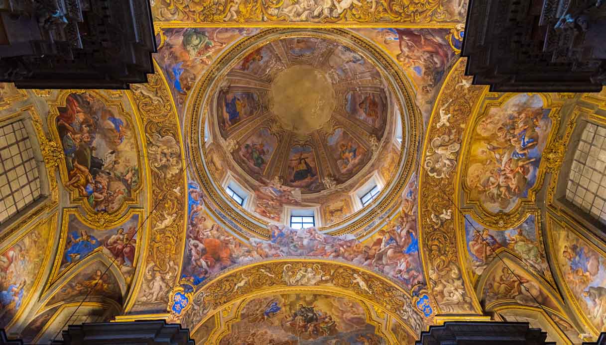 Interno della chiesa di San Ferdinando a Napoli