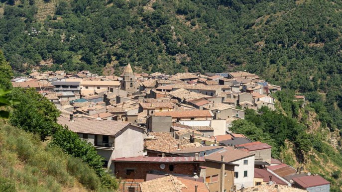 Longobucco, il borgo pieno di tortuose “vinedde”