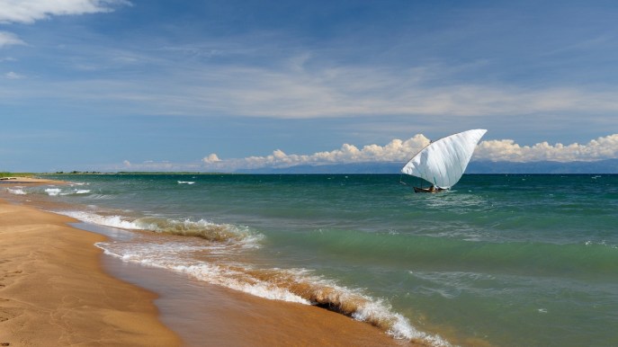 Tanganica, il lago più lungo del mondo che bagna 4 Paesi