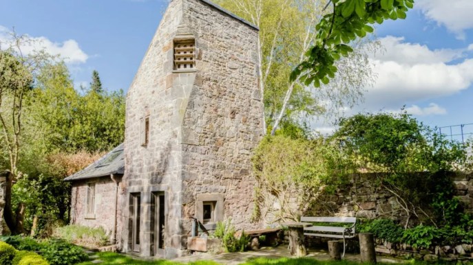 Questa antica colombaia è stata trasformata in un rifugio da sogno
