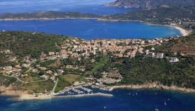 Cargese, il villaggio francese che si affaccia su acque cristalline