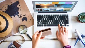 Prenotare online in tutta sicurezza: le raccomandazioni della Polizia di Stato