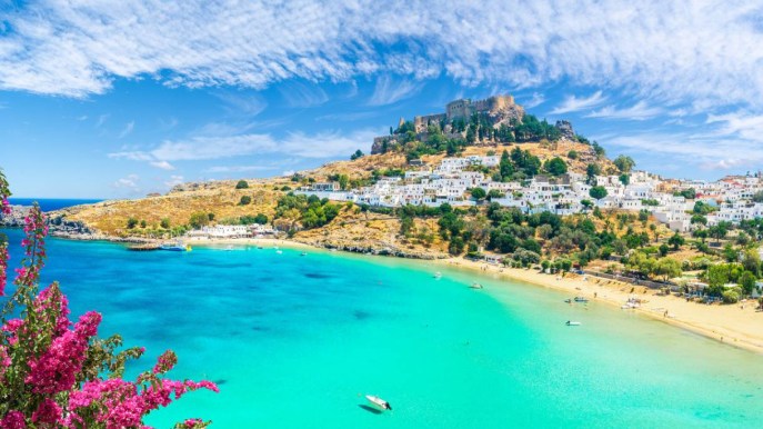 Rodi offre vacanze gratis a chi è stato evacuato lo scorso anno