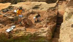 Scoperto un gigantesco e misterioso monumento a ferro di cavallo