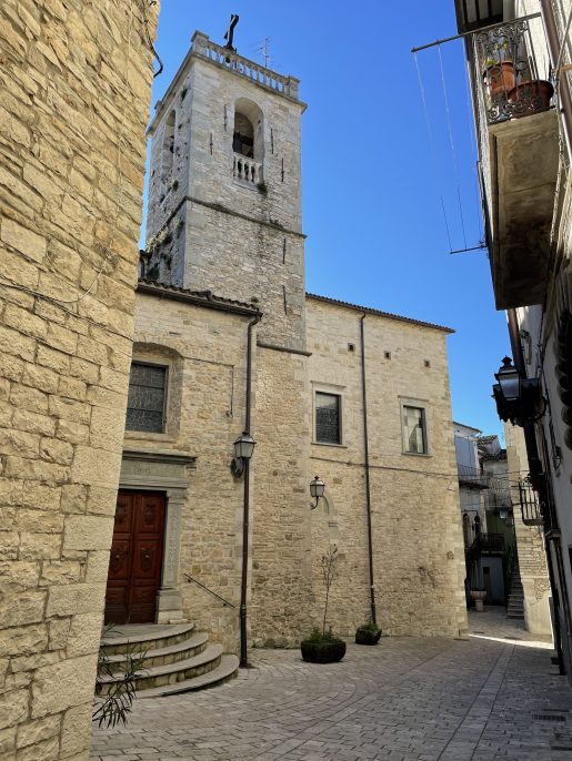 Veduta esterna della Chiesa Madre di Comune Roseto Valfortore