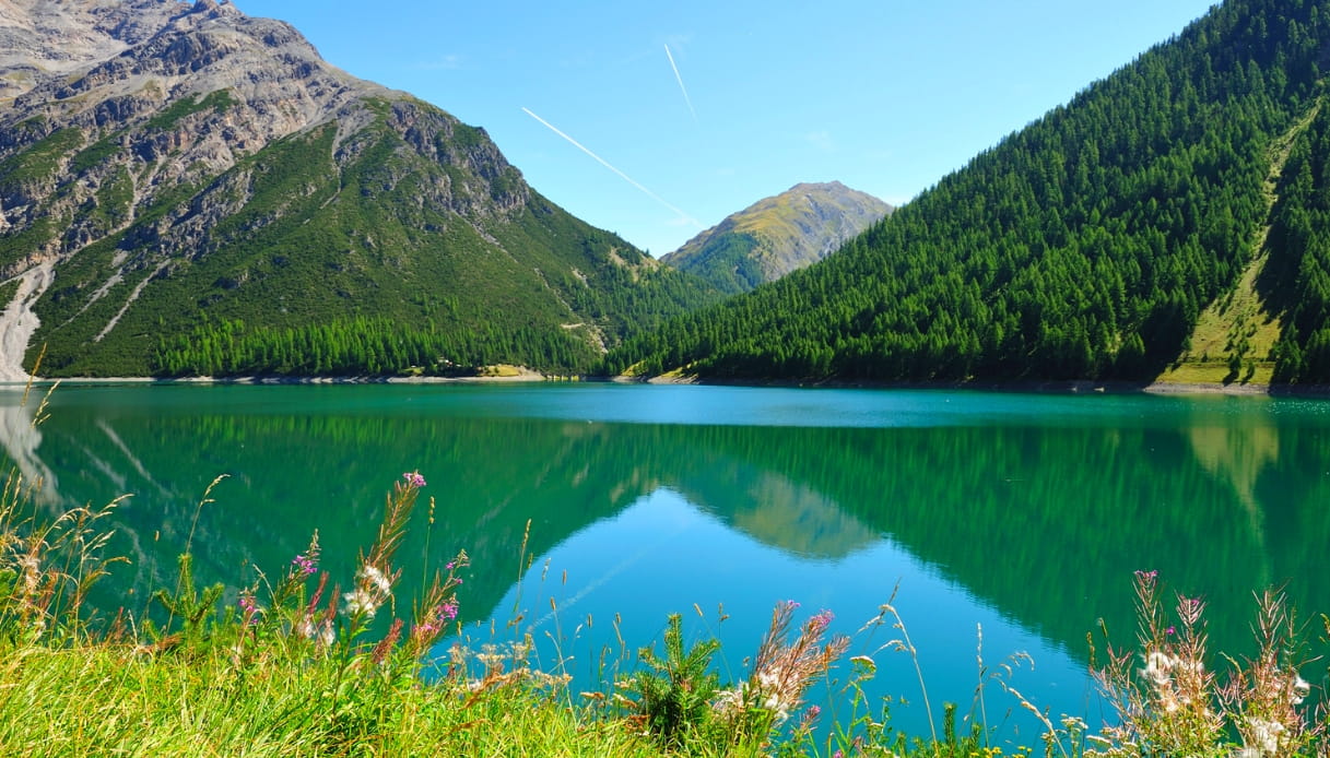 Livigno, il “piccolo Tibet d’Europa” con il suo splendido lago