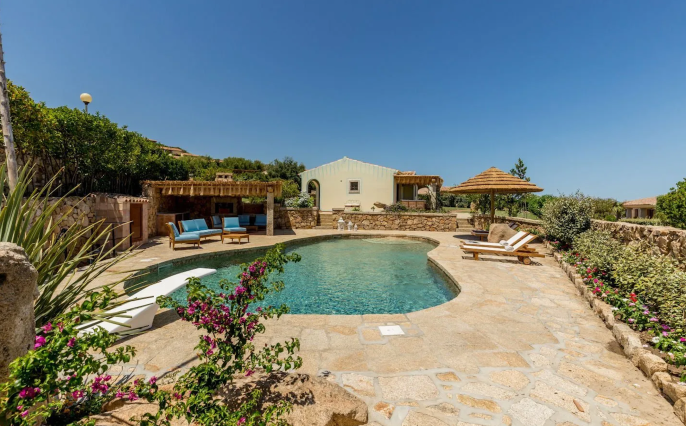 Una delle piscine dell'Hotel Costa Caddu