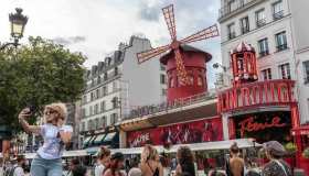 Parigi, torna a splendere uno dei simboli della città dell’amore