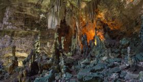 Lo spettacolo delle Grotte di Castellana in notturna con Bianca di Notte