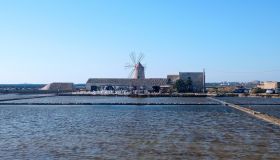 Le Saline di Trapani, tra terra, mare e un tramonto strepitoso