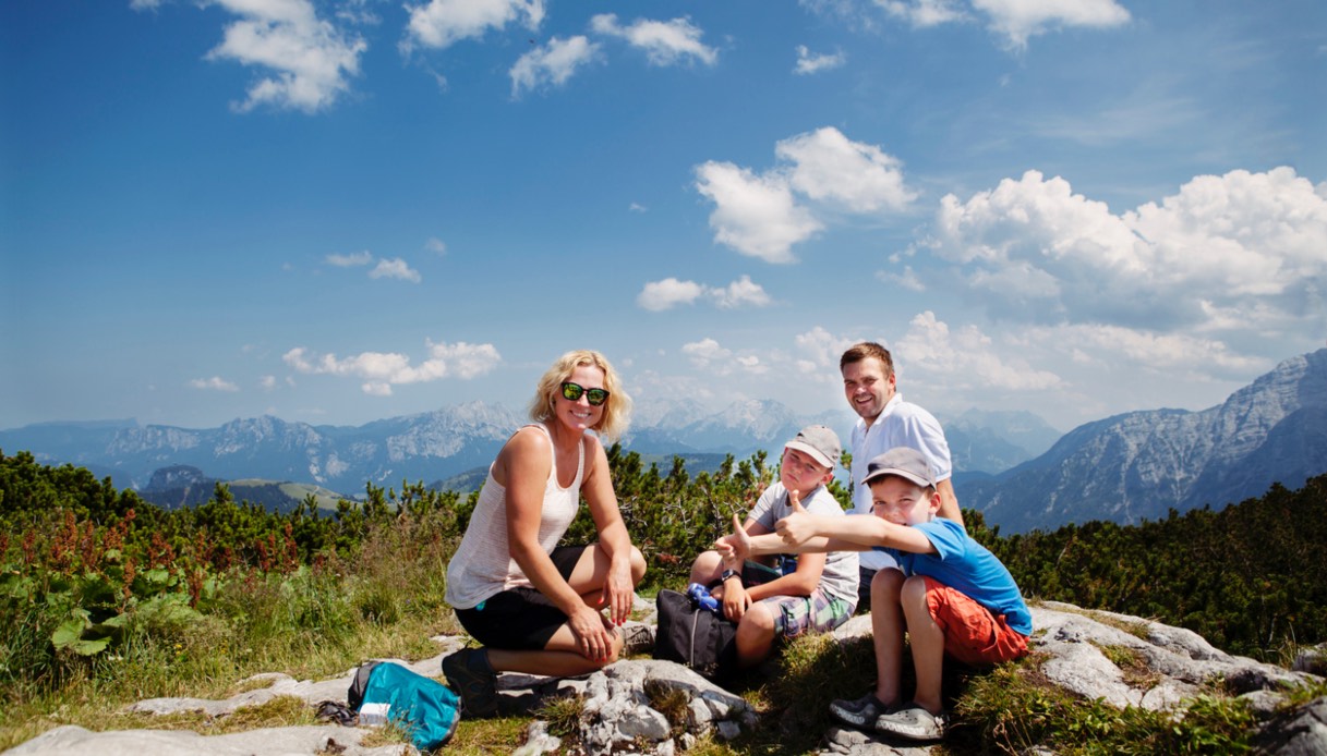Famiglia in montagna