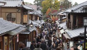 Anche il Giappone combatte l’overtourism, con tariffe doppie e altre iniziative
