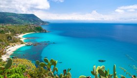 Lidi italiani, +21% di prenotazioni per settembre: crescono spiagge del Sud e delle Isole