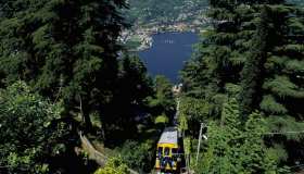 La funicolare Como-Brunate, il balcone delle Alpi