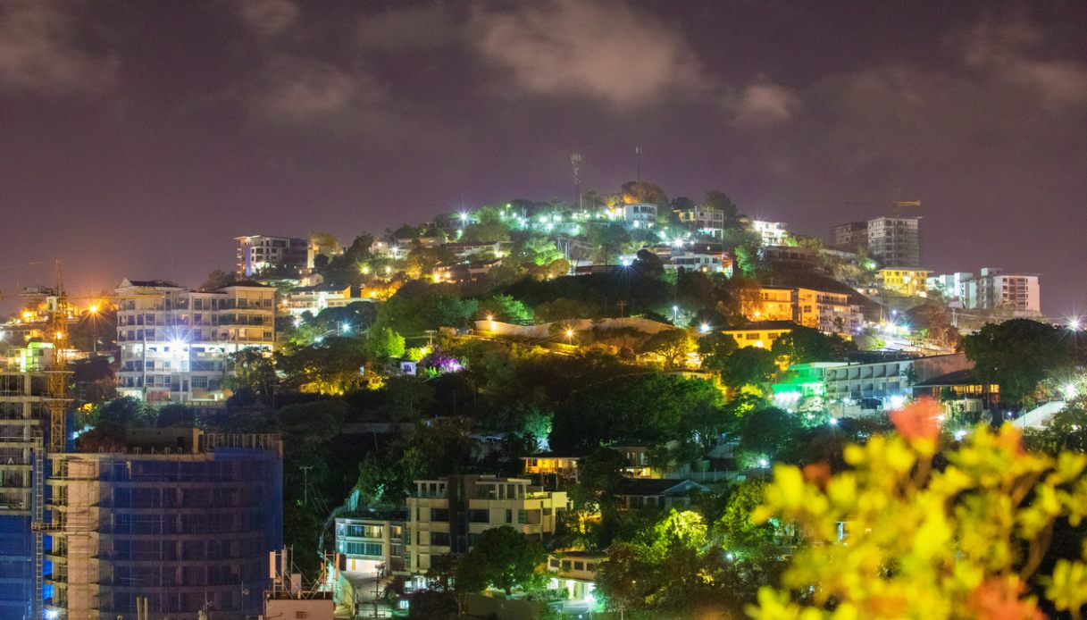 Port Moresby di notte