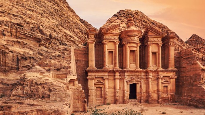 Petra sorprende ancora, scoperta una tomba di 2000 anni fa