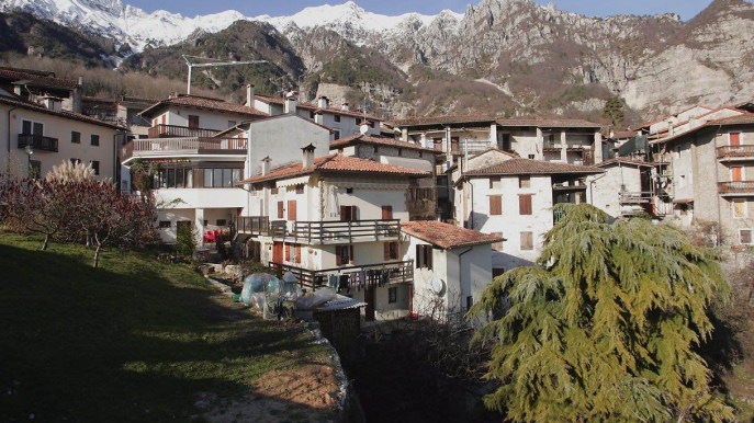 Cosa vedere a Poffabro, il borgo friulano dei presepi