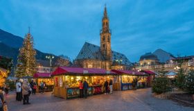 Mercatini di Natale a Bolzano, la magia delle casette di legno: date ed eventi